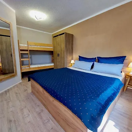 Ruhig Gelegener Ferienbungalow Mit Terrasse Und Garten Am Waldrand * Bad Elster