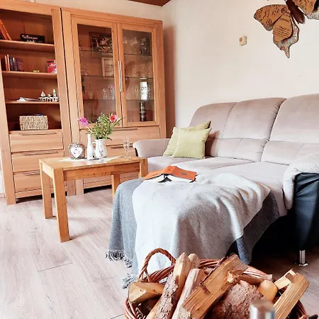 Hébergement de vacances Ruhig Gelegener Ferienbungalow Mit Terrasse Und Garten Am Waldrand