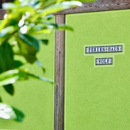 Hébergement de vacances Ruhig Gelegener Ferienbungalow Mit Terrasse Und Garten Am Waldrand Bad Elster